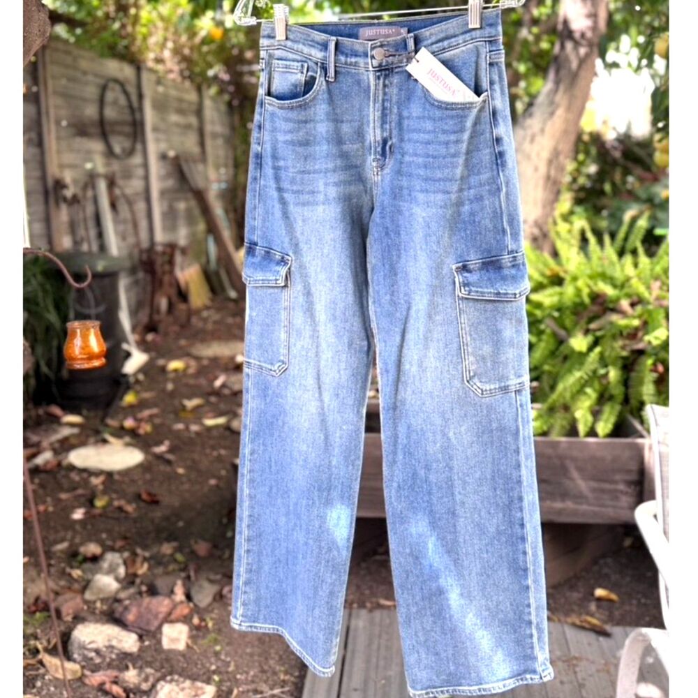 NWT Just USA Celeste Stretch Cargo Straight Medium Wash Blue Denim Jeans SZ 26/2